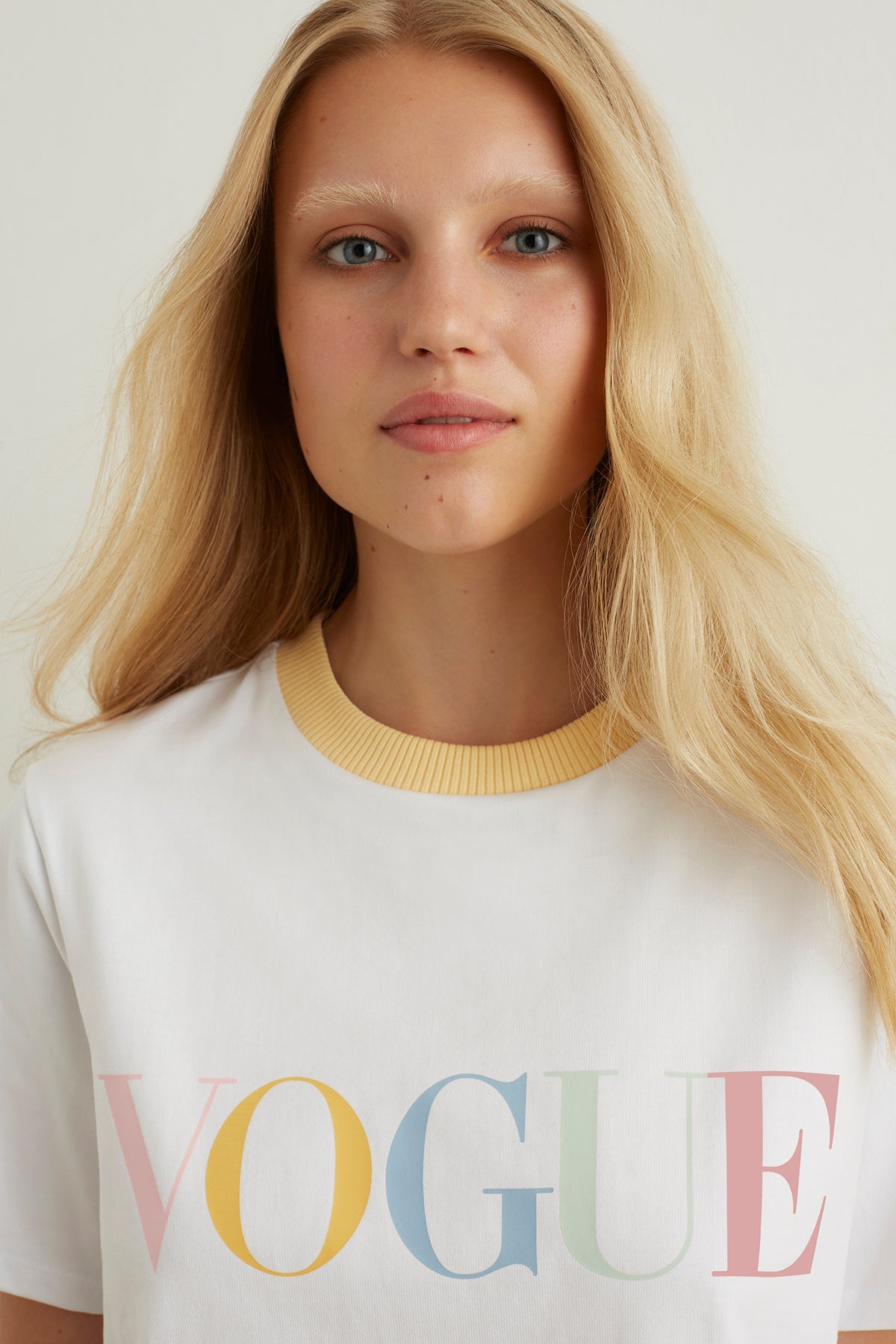 VOGUE Retro T-Shirt White with Rainbow Logo