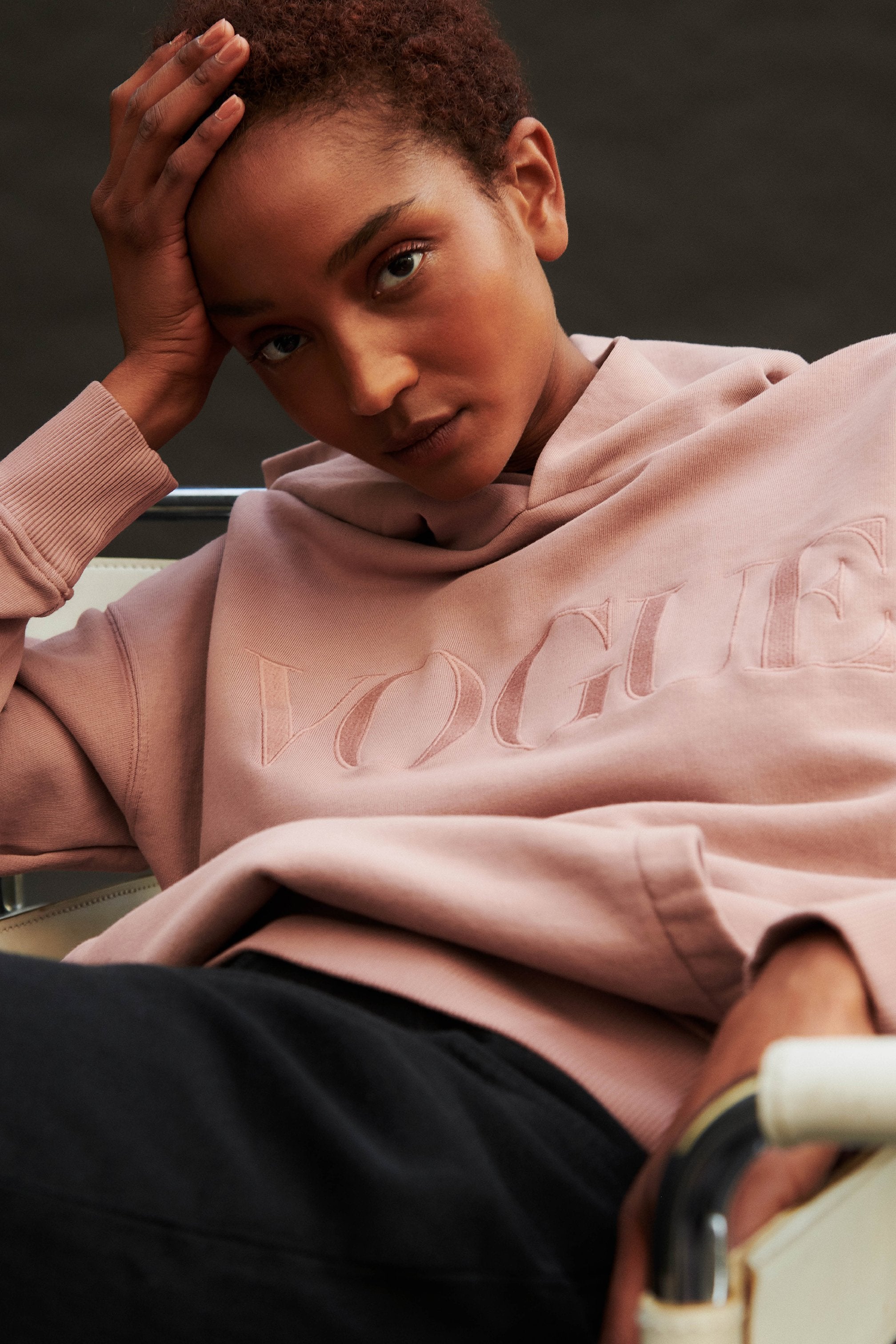 VOGUE Hoodie in Clay