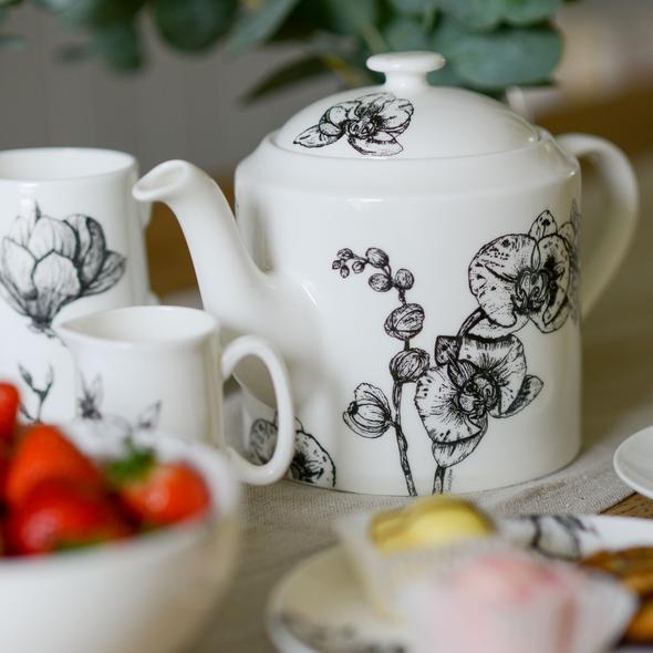 Fine bone china teapot