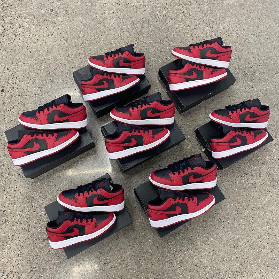 Air Jordan 1 Low Reverse Bred International Deliver