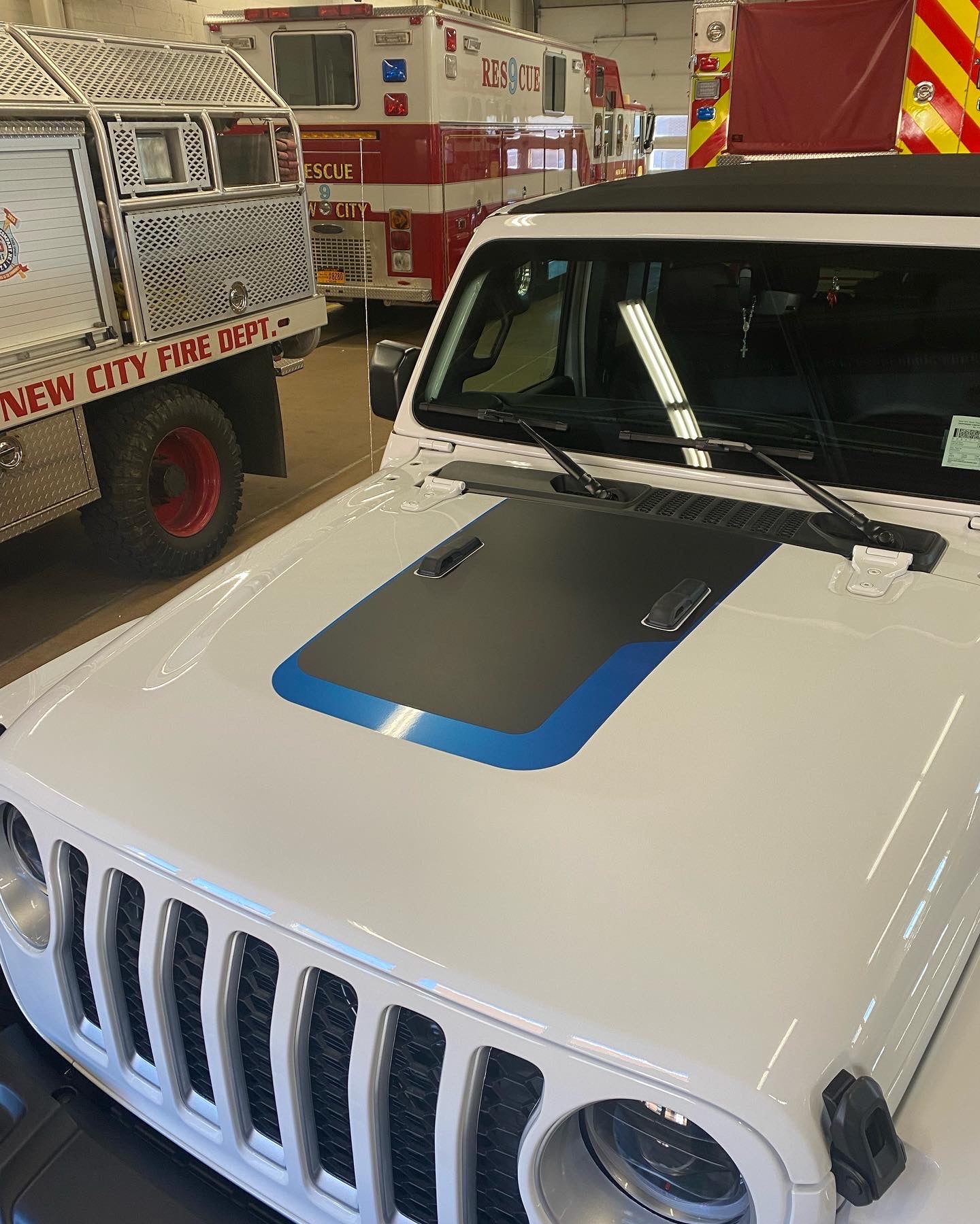 Jeep 4Xe Hood Graphics – Underground Graphics