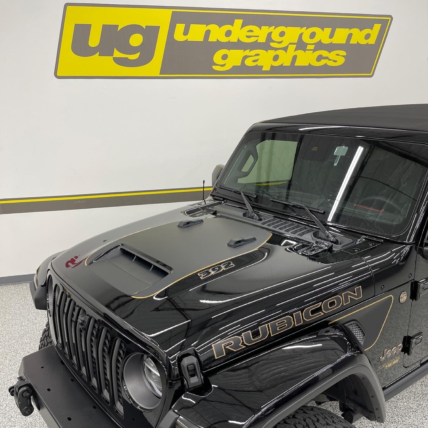 JL 392 Hood Graphic – Underground Graphics