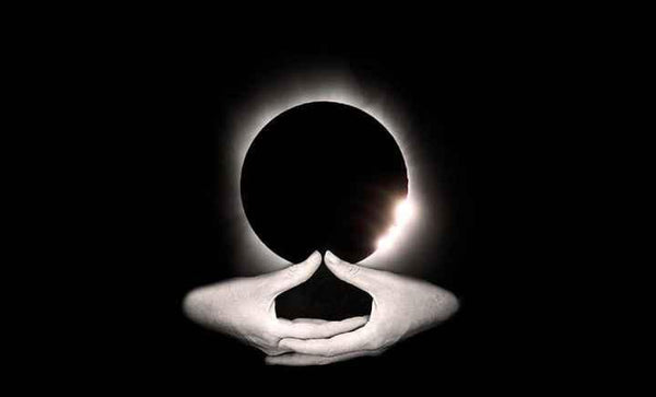 La meditazione dell’eclissi