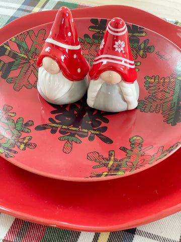 christmas salt and pepper shakers