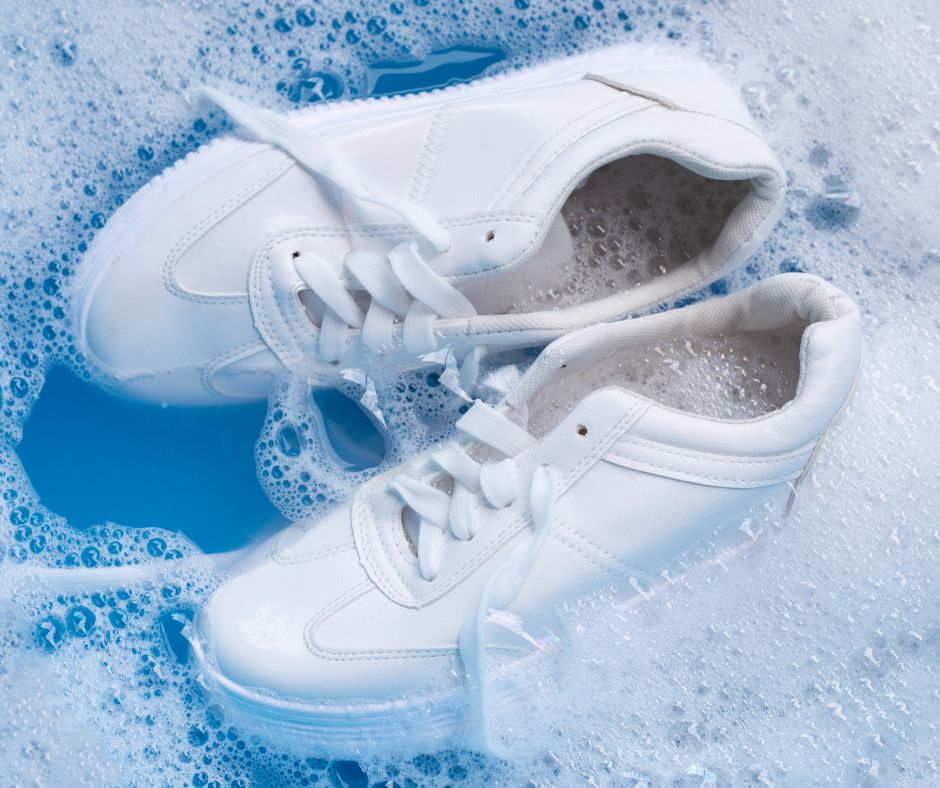 how to clean canvas shoes