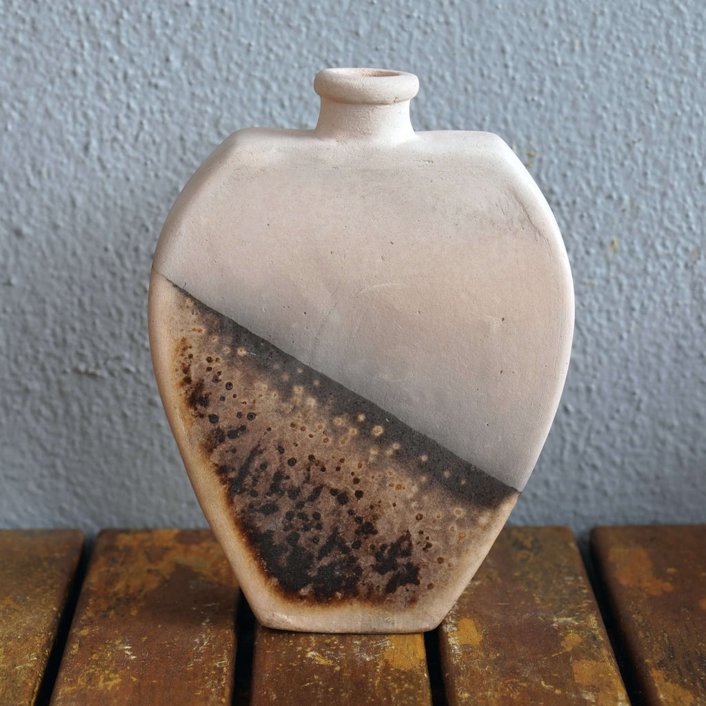 RAAQUU Nozomu raku fired pottery vase