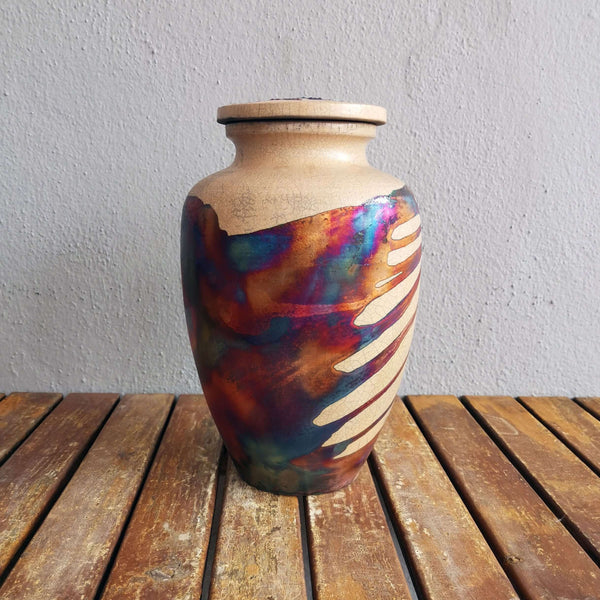 Omoide ceramic pottery urn