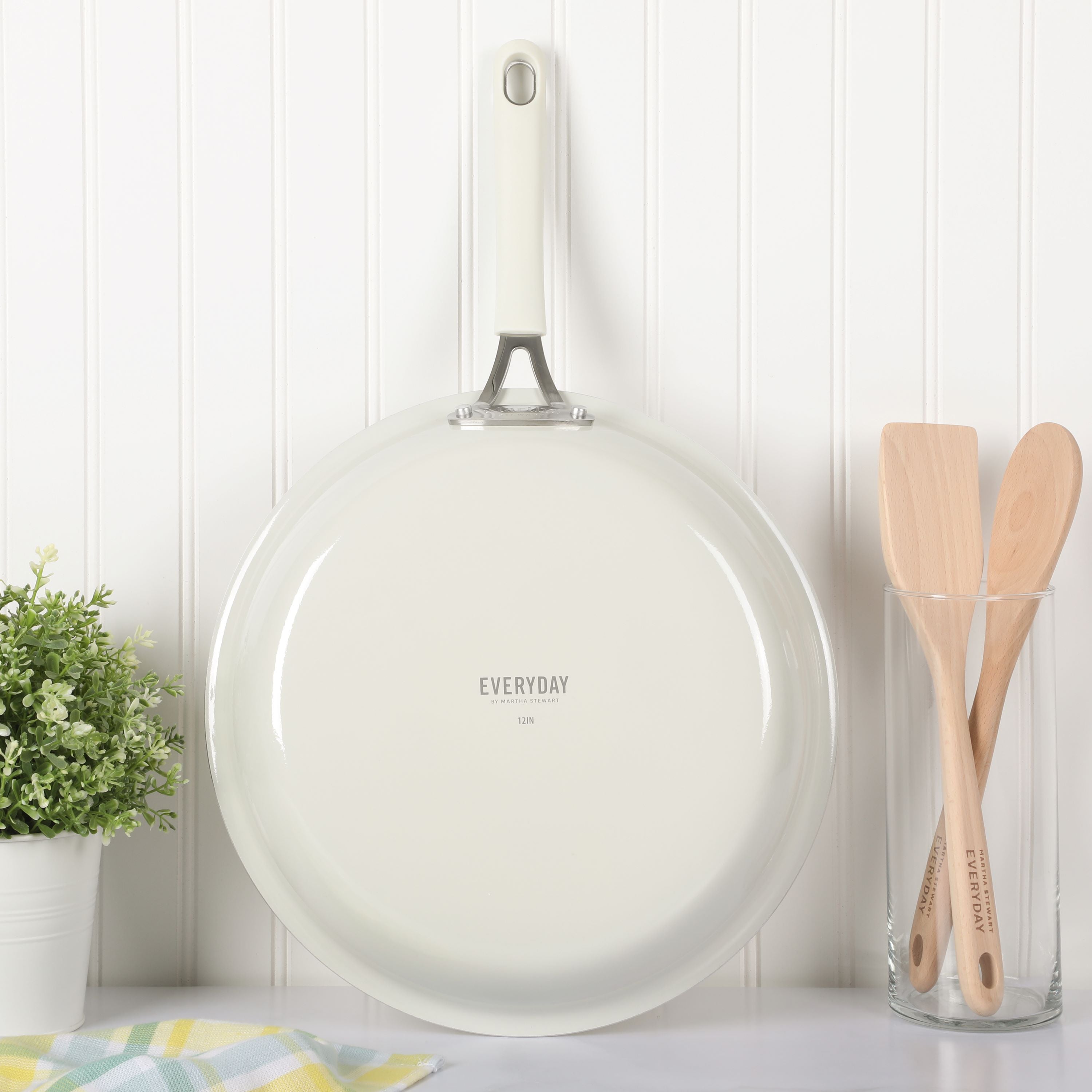 Martha Stewart debuts new premium cookware - Home Furnishings News