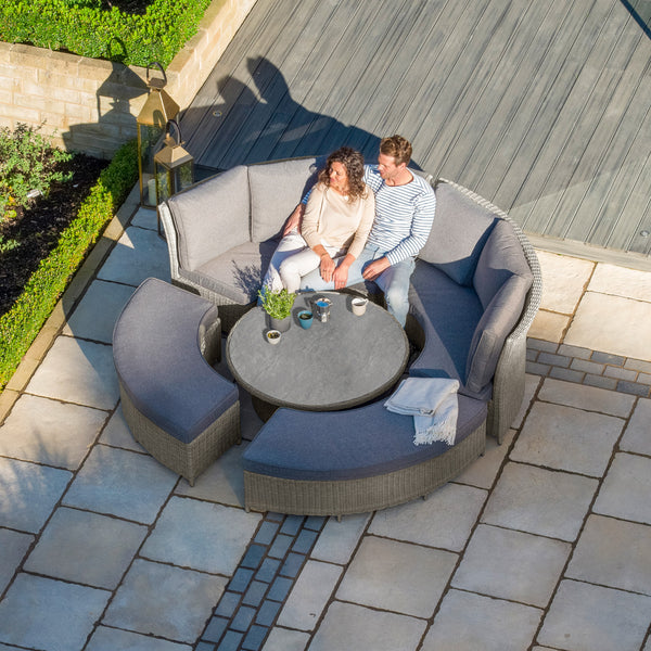 Round dining set in grey with beige rattan weave