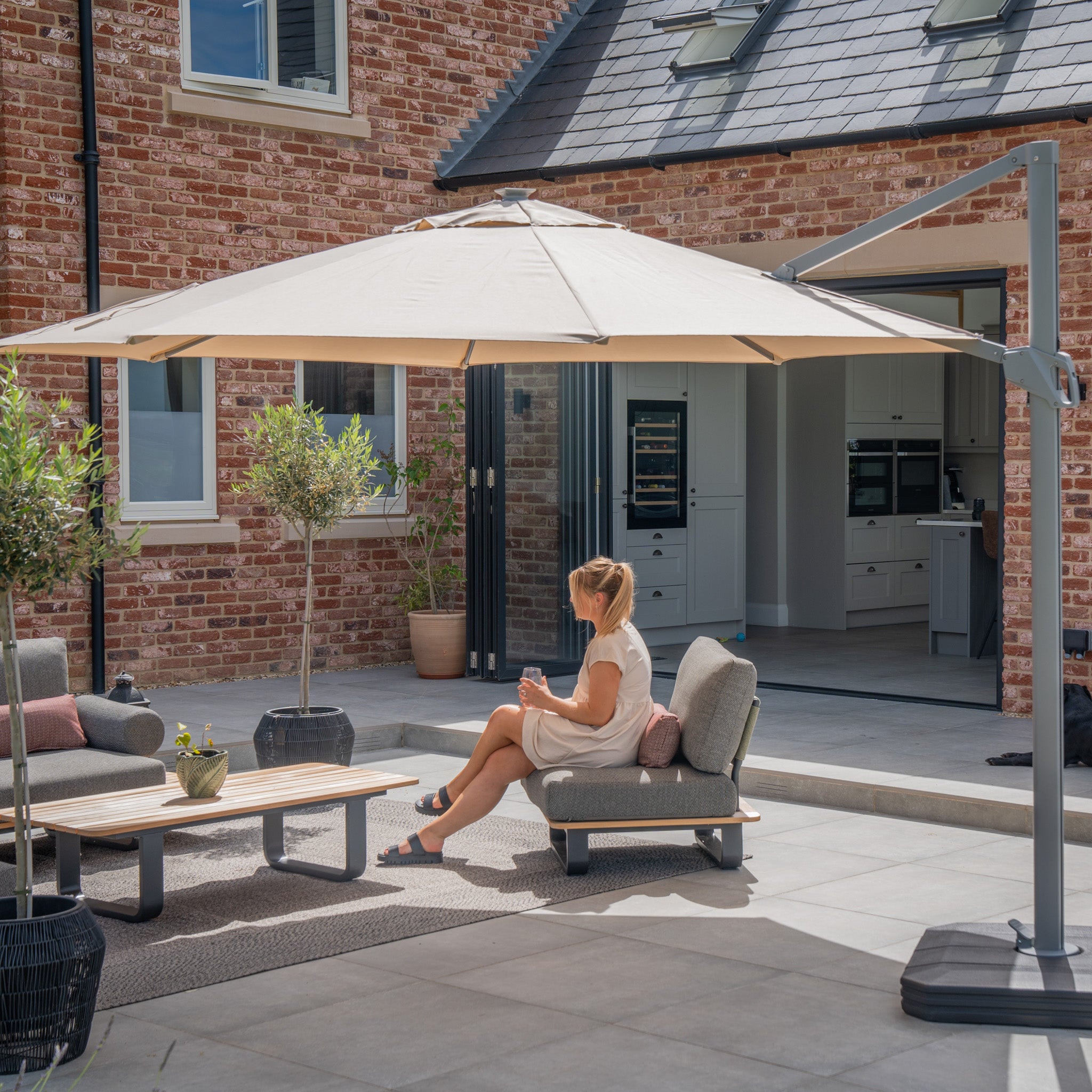 Cantilever Garden Parasols