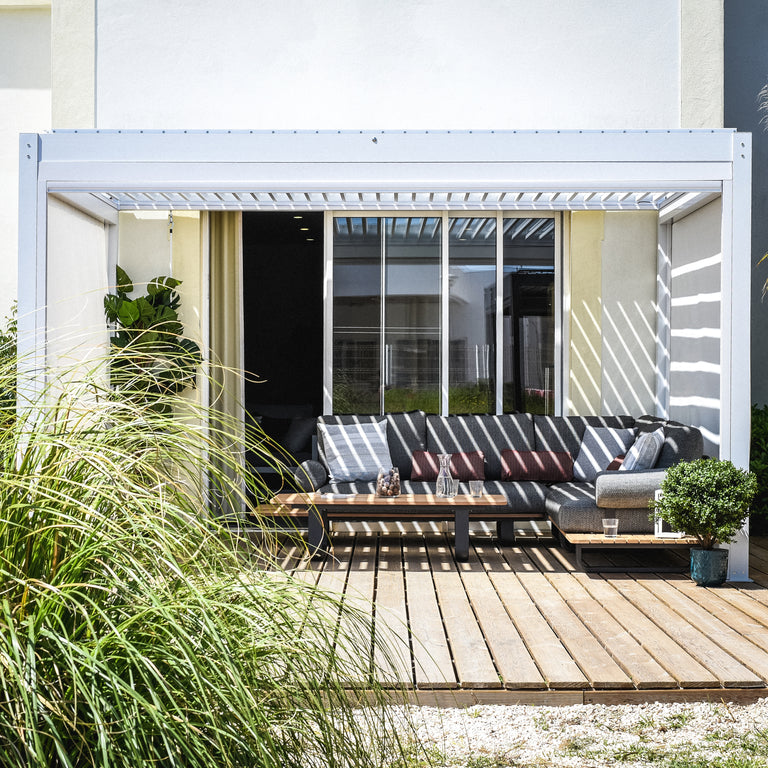 20 Inspiring Covered Decking Ideas to Transform Your Garden