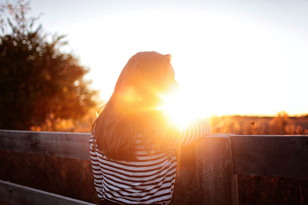 Women watching the sunset 