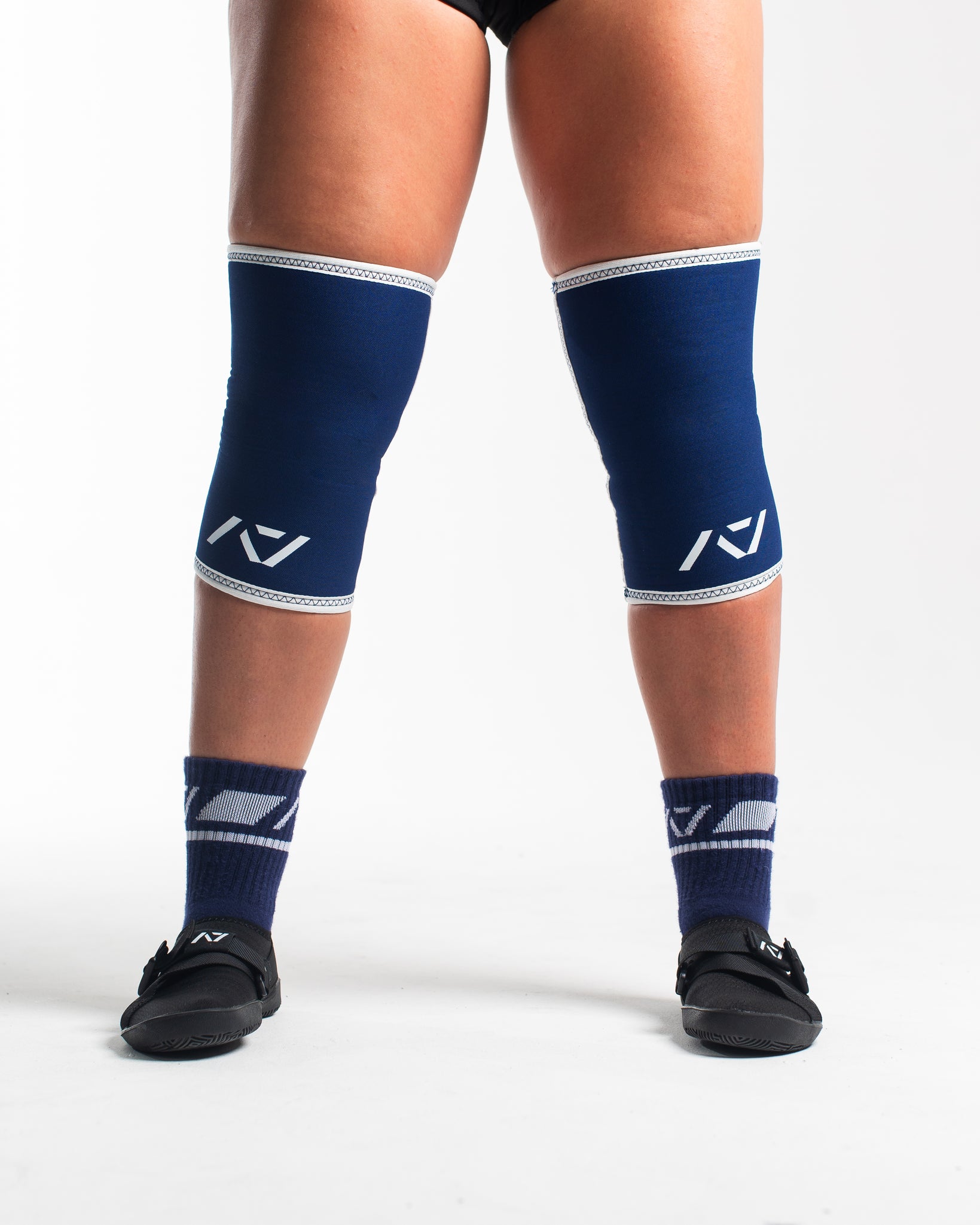 A toast to knee sleeves. The ultimate knee sleeve guide from