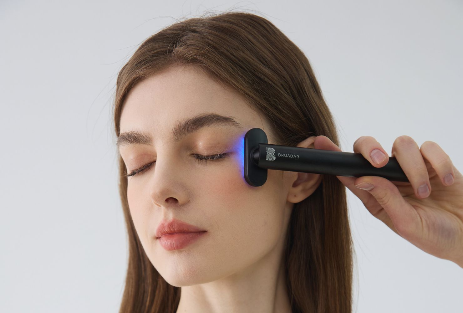 bruadar_blue_light_therapy_skincare