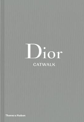 Louis Vuitton Catwalk: Author: 9780500519943: : Books