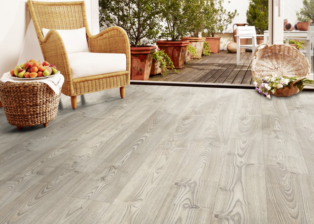 Advantages of water-resistant laminate flooring