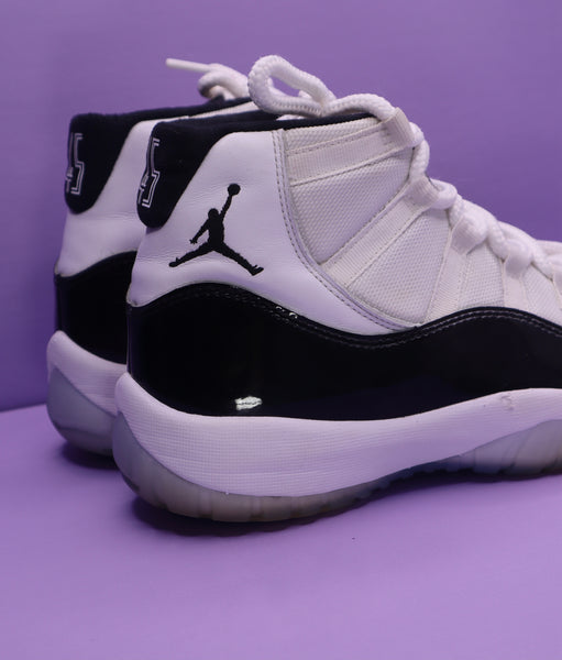 Jordan 11 Retro Concord Size 8.5 | 2018 