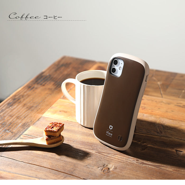 【大流行のくすみカラー】iFace First Class Cafe/カフェ Kusumi　iPhone13 Pro Maxスマホケース