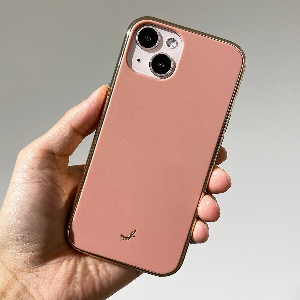 iPhone13 ピンクカラー 似合う コーデ  salisty 耐衝撃 ハードケース ミスティピンク
