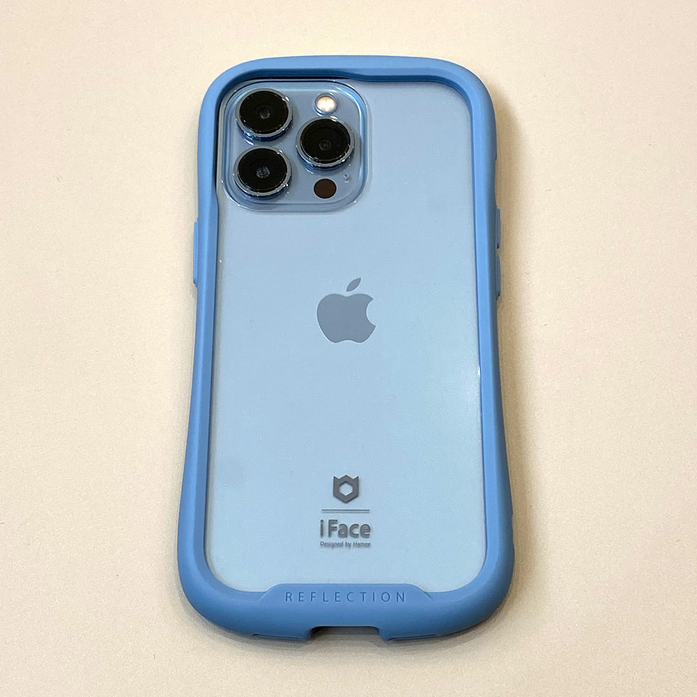 iPhone13Pro ブルーカラー 似合う コーデ iface reflection ペールブルー ケース
