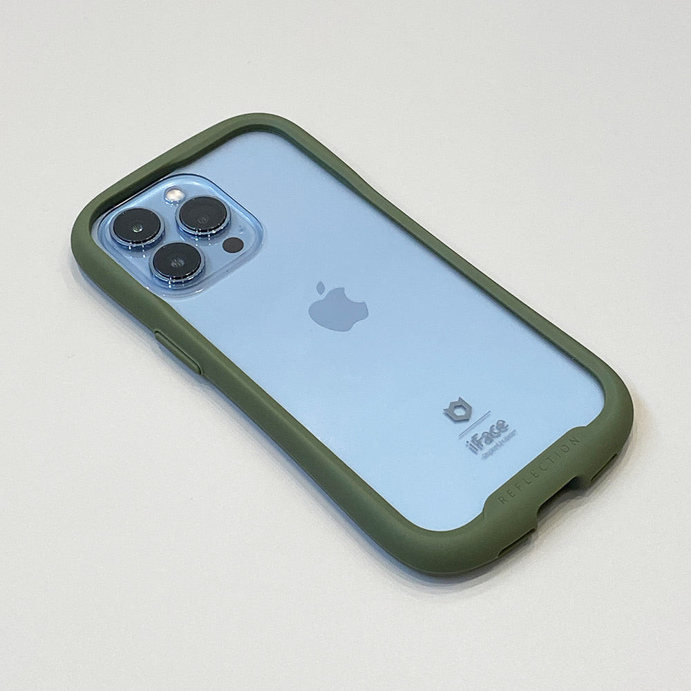 iPhone13Pro ブルーカラー 似合う コーデ クリア 透明 ケース