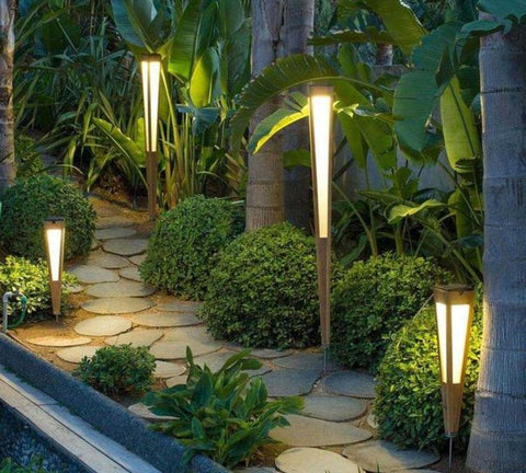 lanai-outdoor-solar-led-torch-light-by-les-jardins