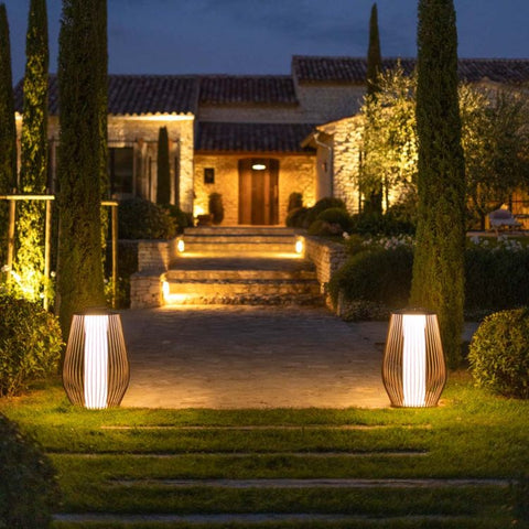 mandaley-outdoor-solar-led-floor-lamp-by-les-jardins