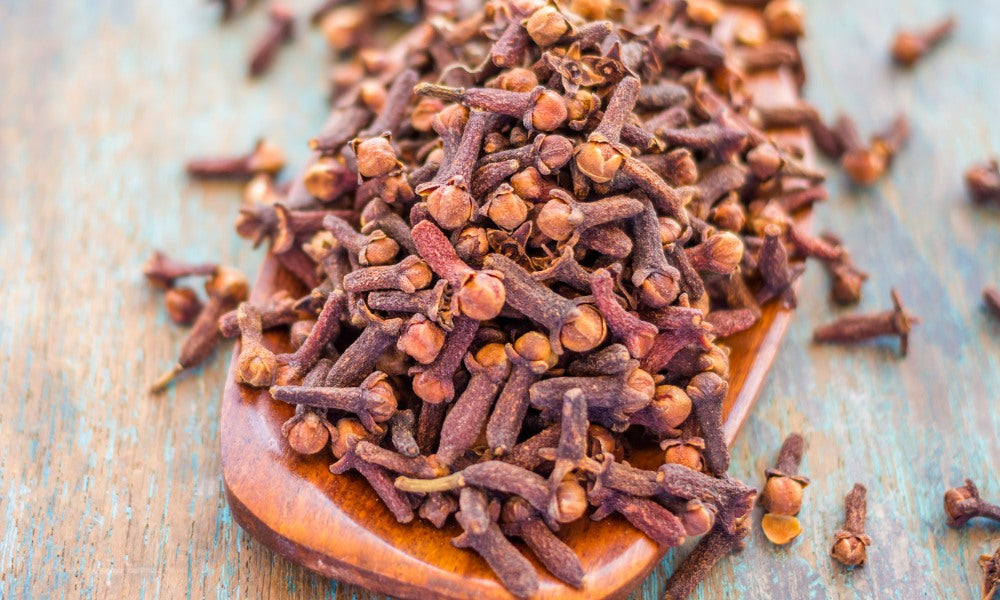 How to use cloves for pain relief