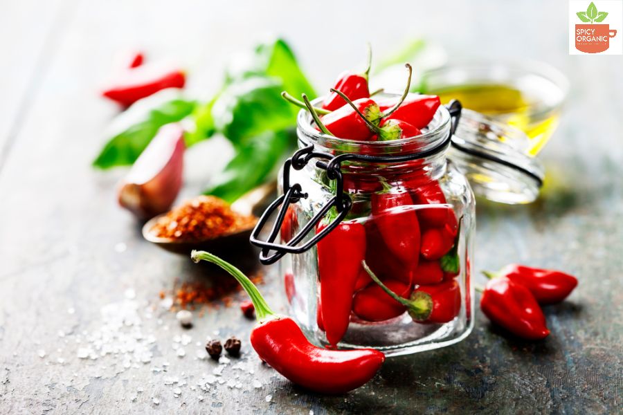 Verschiedene Paprika- und rote Chilipulver