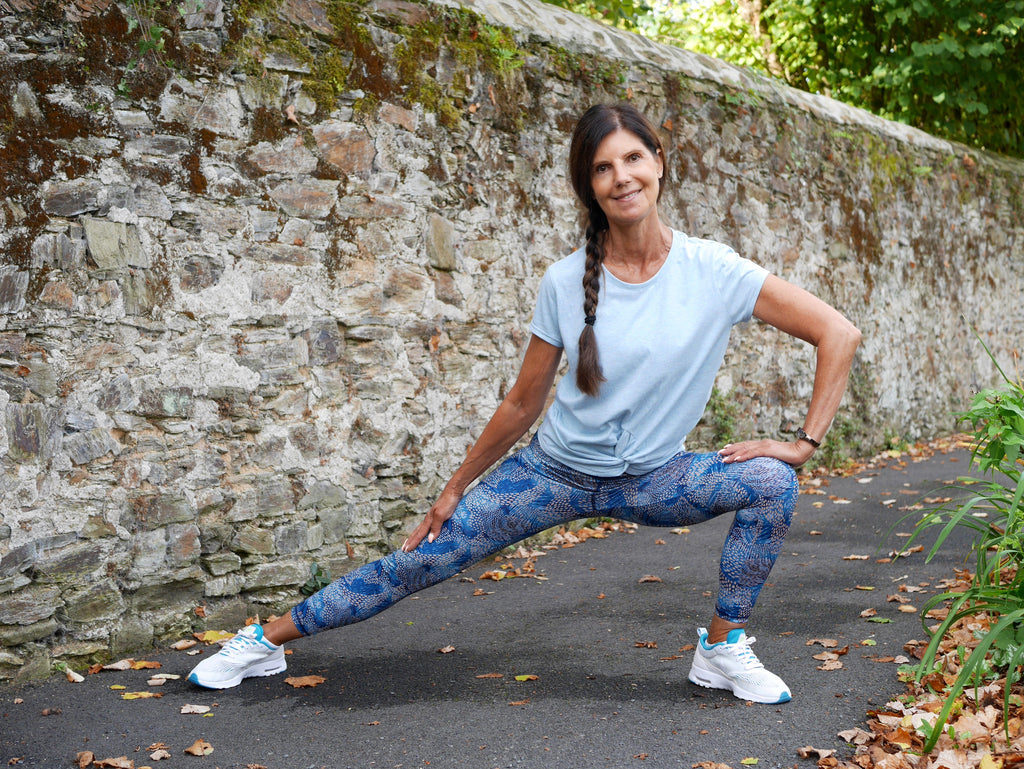 femme senior en tenue de yoga made in france et recyclée 1