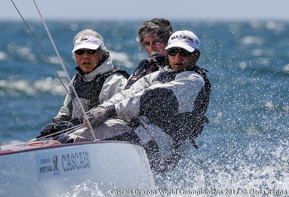 海原を駆けるヨットを操縦する伊藝さん（右）。選手としてはもちろん、チームマネージメントにも取り組む。写真提供：IDA 2019世界選手権　カスカイス/ポルトガル