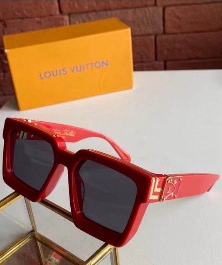 Louis Vuitton Rare z0351w White x Gold Millionaire Evidence