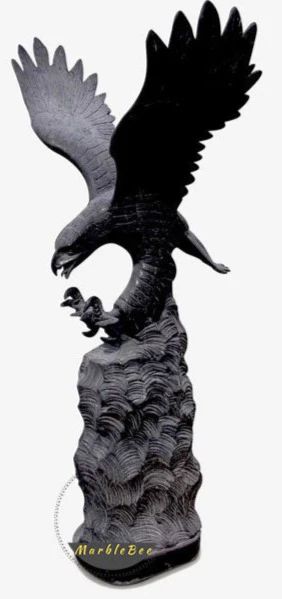 Grande sculpture en pierre d'aigle