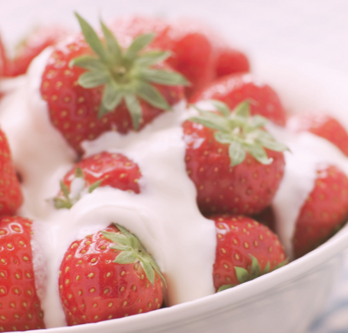 Strawberries with cream drizzle.png__PID:8d35ae40-8a39-4159-b97c-0d264b4e0256