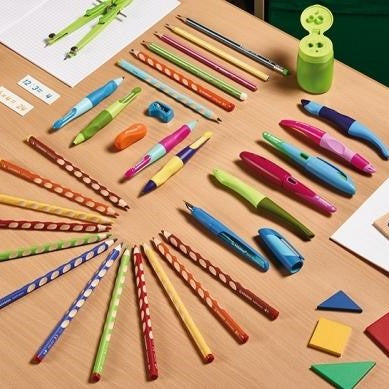Creioane colorate Stabilo EASYcolors, pentru dreptaci, 12 culori/ set
