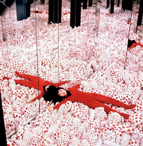 Infinity Mirrored Room Yayoi Kusama Polka Dot ป้าลายจุด ยาโยอิ คุซามะ