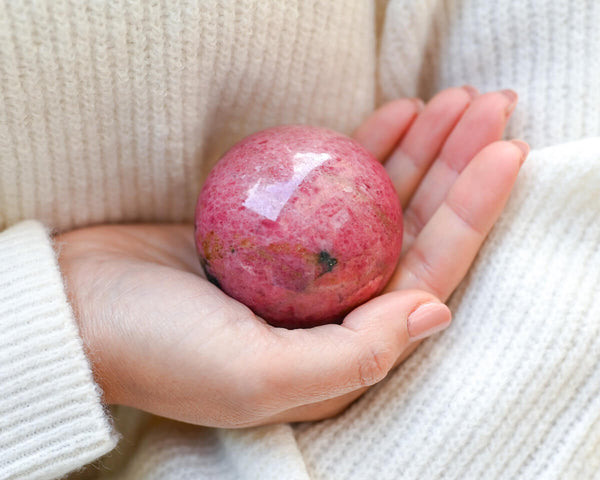 Sphere rhodonite