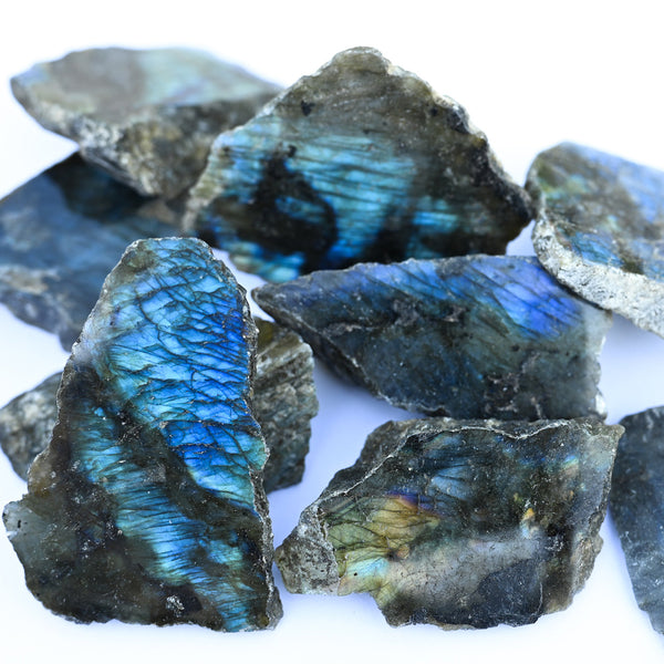 Labradorite : Propriétés, Histoire, Vertus et Bienfaits - Lithothérapie.net