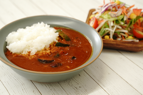 ひきわり豆のトマトカレー