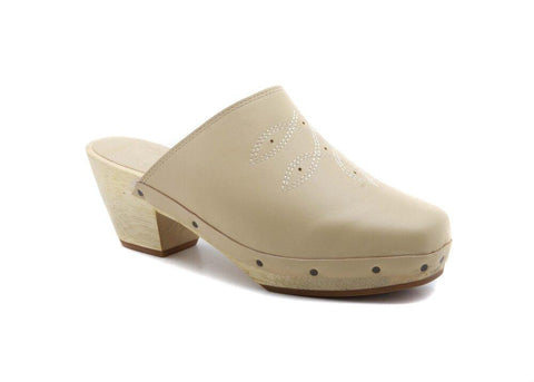 Shy - Vintage Inspired Clog