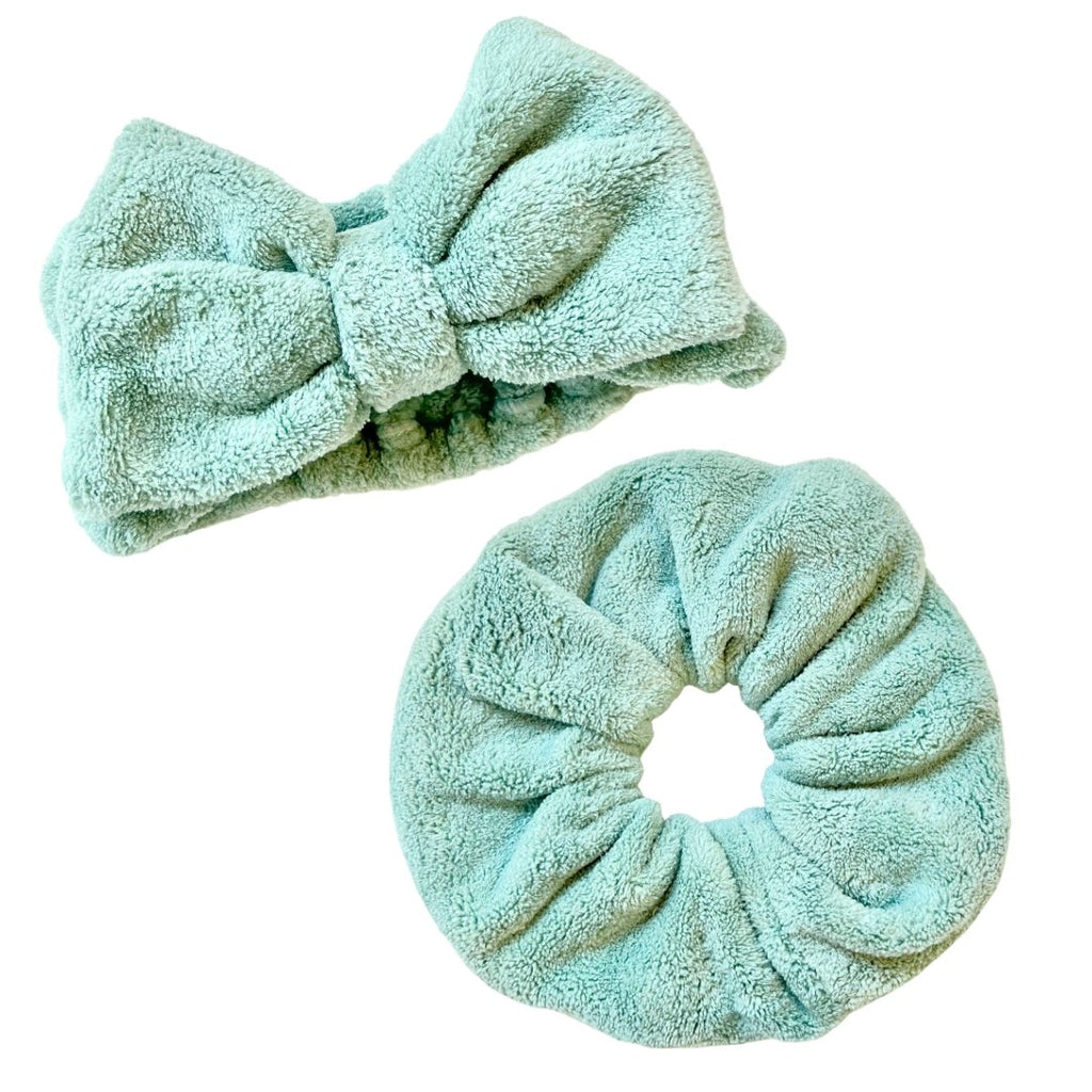 https://cdn.shopify.com/s/files/1/0504/1461/6736/products/set-of-microfiber-towel-scrunchie-headband-set-green-895470_1024x.jpg?v=1680326475