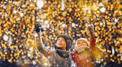 How to Shoot Outdoor Holiday Light Backgrounds