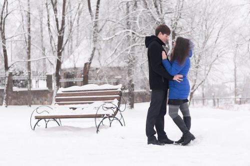 Romantic Holiday Photo Ideas to Show Your Love