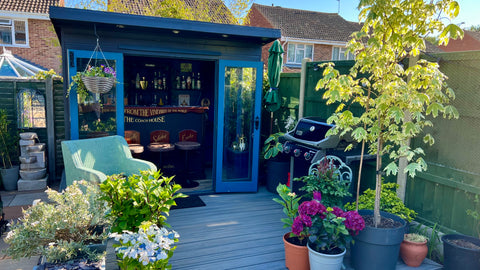 Garden pub shed