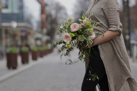 Vi gör ditt bröllop ännu vackrare med dina speciella blommor.