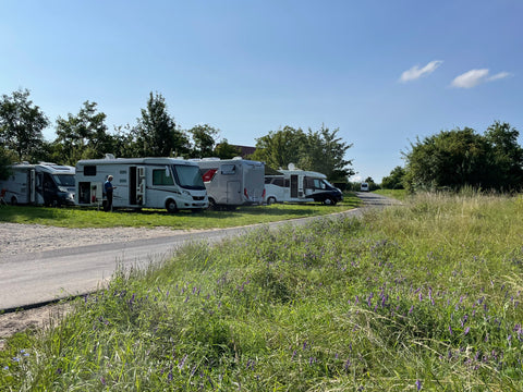 Unsere Landvergnügen Erfahrung mit dem Wohnmobil bei dem Winzer Leo Langer | Jetzt auf dem Wildnest Glamping Blog