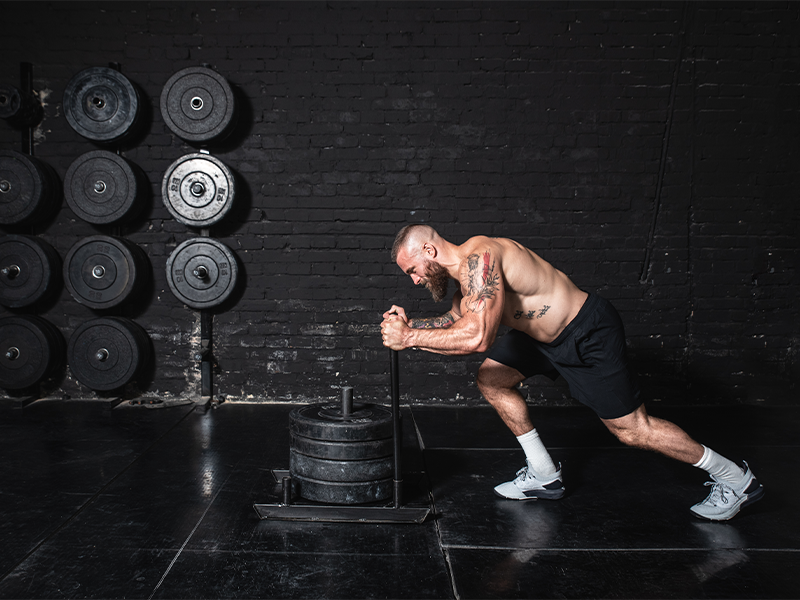 Bodybuilder doing endurance training