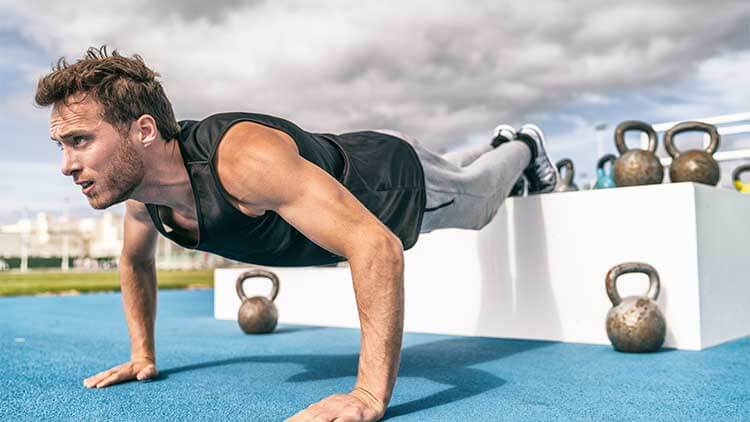 man does decline push ups