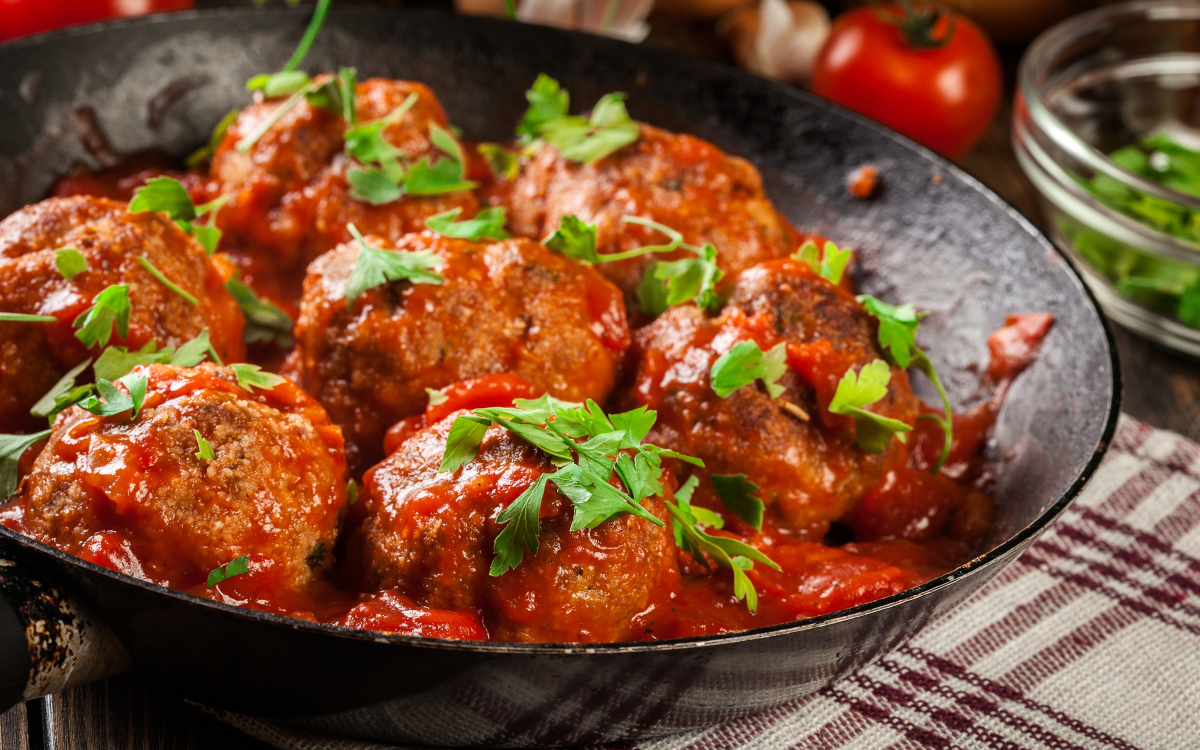 TURKEY MEATBALLS IN TOMATO SAUCE