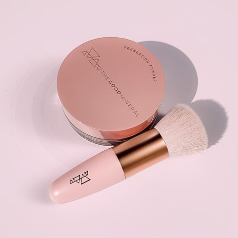 The Good Mineral Loves-You-Back 3in1 Powder Foundation and the Iconic Flat Blending Brush